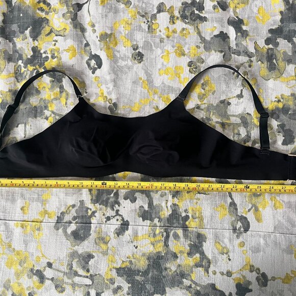 Knix padded Evolution bra, black/beige, size 4 - Picture 2 of 4